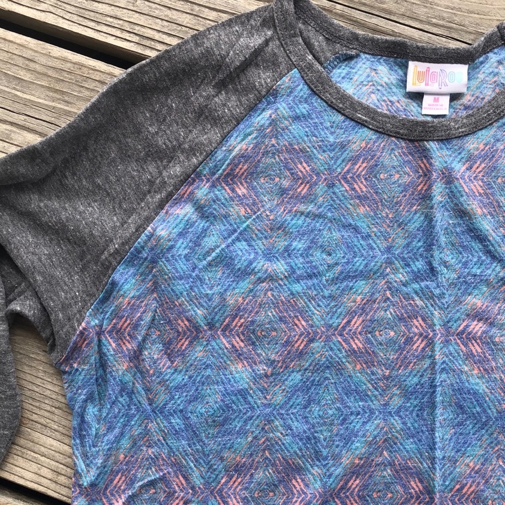 LuLaRoe Randy Raglan Top, Pastel - Picture 3 of 3